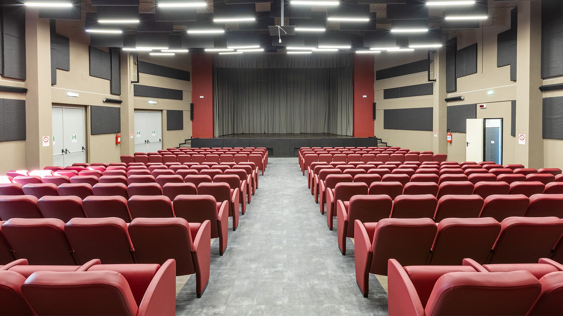 Realizzazione cineteatro comunale “Sala Zambra”, per la città di Ortona (CH), Italia