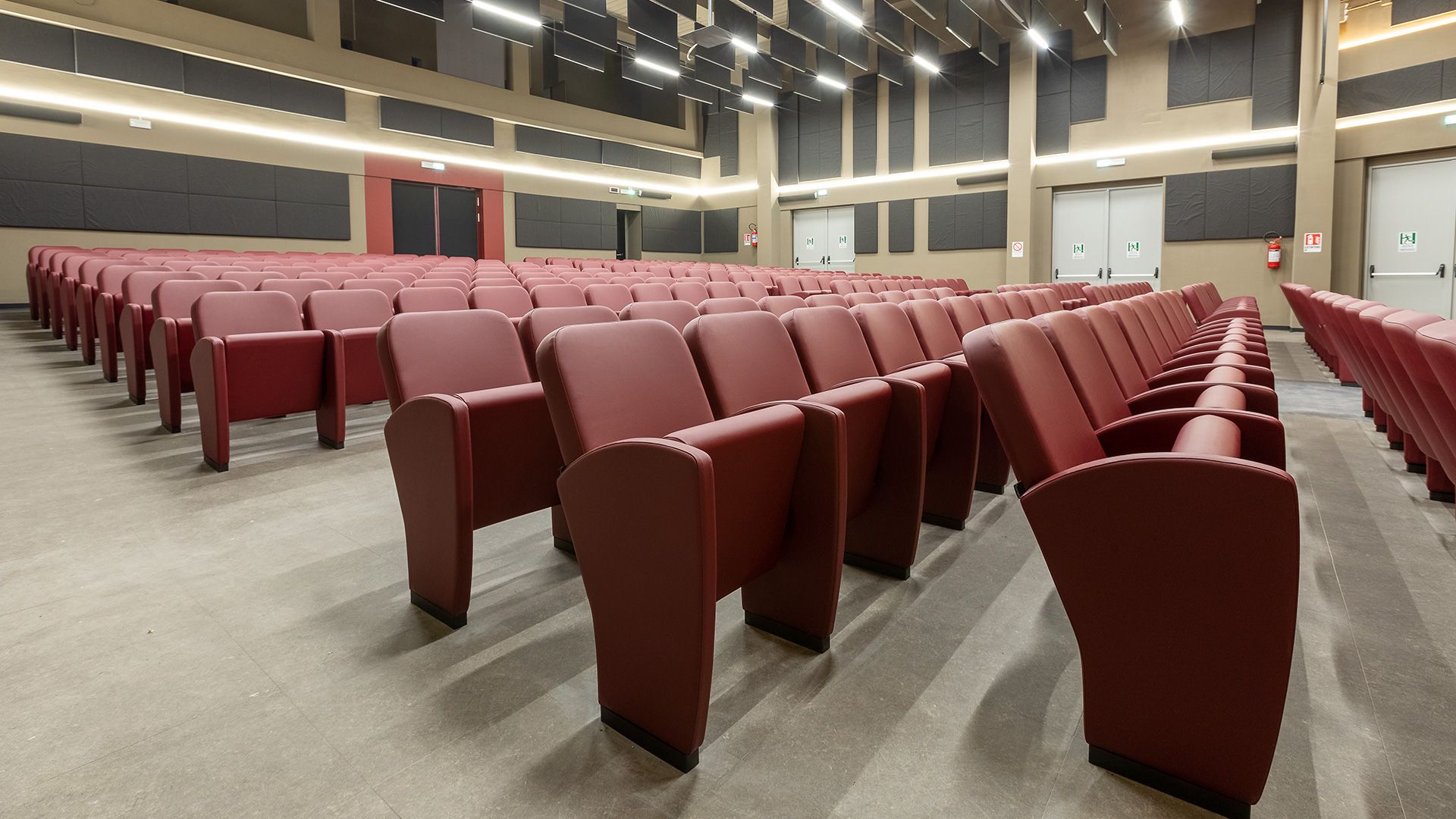 Realizzazione cineteatro comunale “Sala Zambra”, per la città di Ortona (CH), Italia