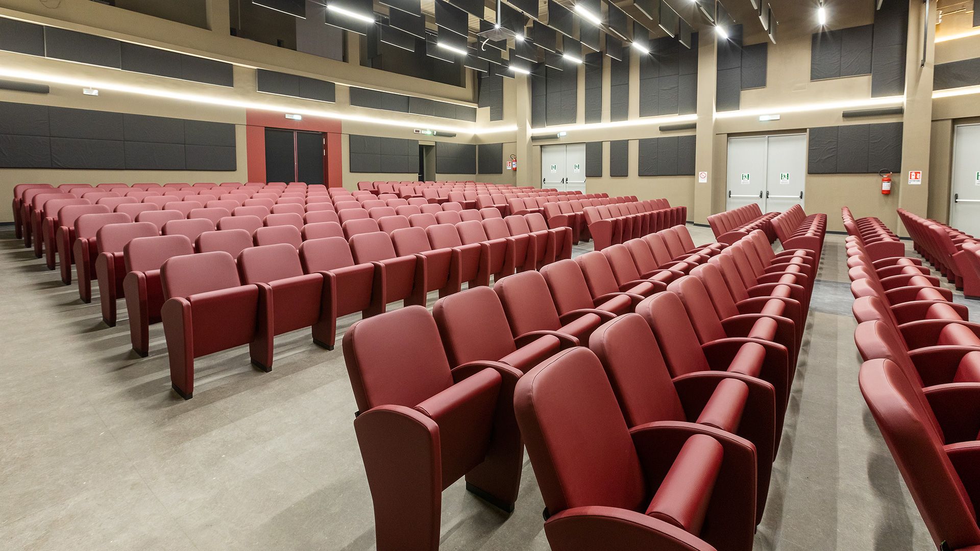 Realizzazione cineteatro comunale “Sala Zambra”, per la città di Ortona (CH), Italia